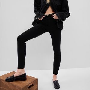 High Rise True Skinny Jeans with Washwell- worn only twice!